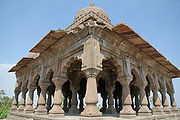 Raja-Jai-Singh-Chhatri-Burhanpur.jpg
