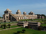 Jahaz-Mahal-Mandu.jpg