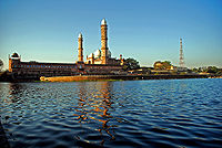 Taj-Ull-Masjid.jpg