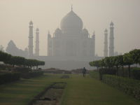 मेहताब बाग़ से ताजमहल का सुंदर दृश्य